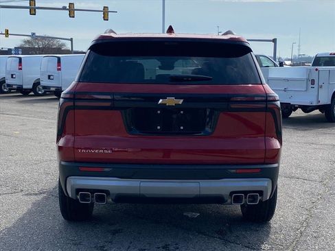 New 2026 Chevrolet Traverse LT w/ Driver Confidence Package image 4