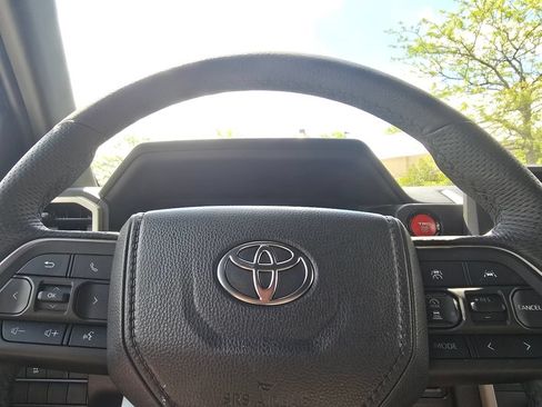 Used 2025 Toyota Tacoma TRD Sport AWD/4WD image 28