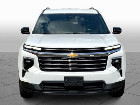 Used 2024 Chevrolet Traverse LT image 5