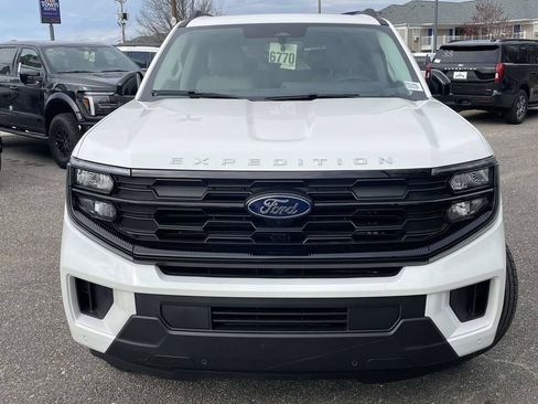 New 2026 Ford Expedition Active RWD image 8