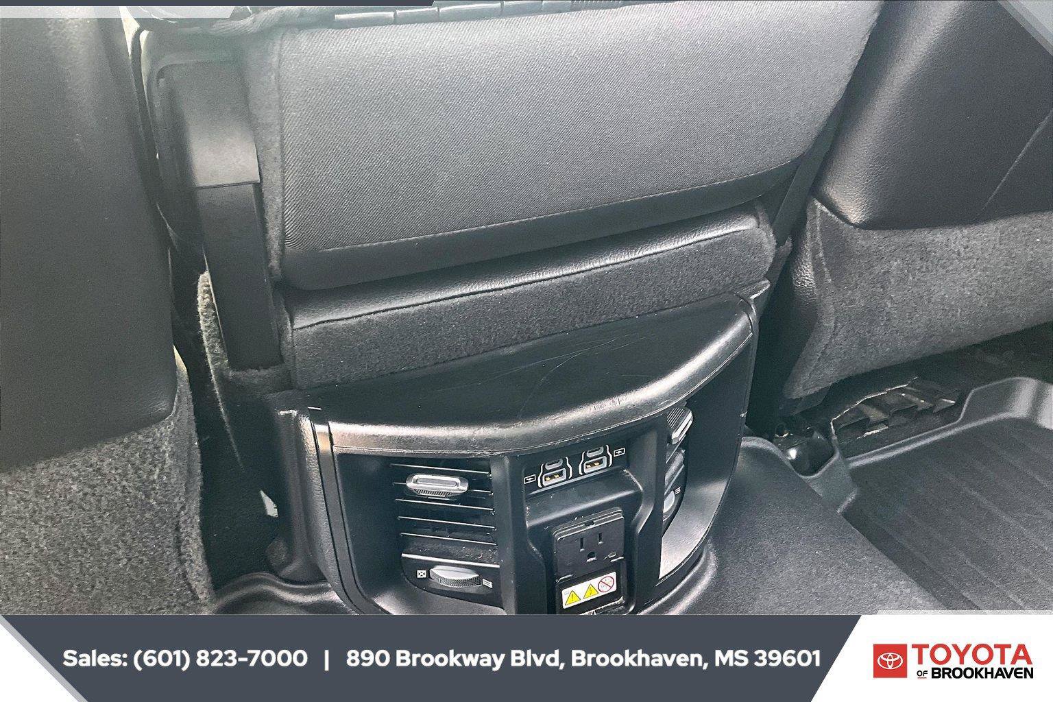 Used 2023 RAM 2500 Laramie AWD/4WD image 23