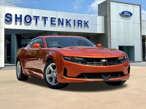 Used 2022 Chevrolet Camaro LT RWD image 1