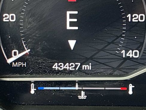 Used 2023 GMC Sierra 1500 AT4 w/ AT4 Premium Package image 12