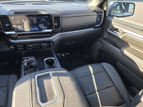 Used 2022 Chevrolet Silverado 1500 LTZ w/ LTZ Premium Package image 18