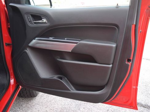 Used 2020 Chevrolet Colorado LT RWD image 52