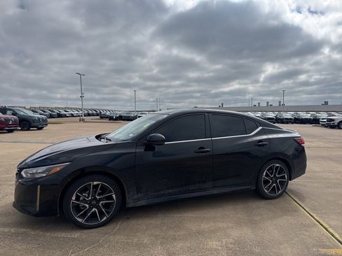 Certified 2025 Nissan Sentra SR w/ SR Premium Package image 11