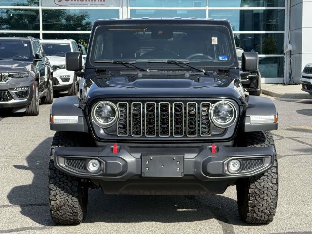 Used 2025 Jeep Wrangler Unlimited Rubicon AWD/4WD image 7