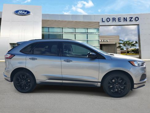 Certified 2024 Ford Edge SE w/ Black Appearance Package image 4