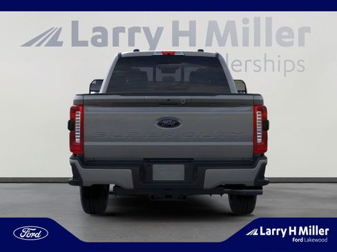 New 2026 Ford F250 Lariat w/ Black Appearance Package image 5
