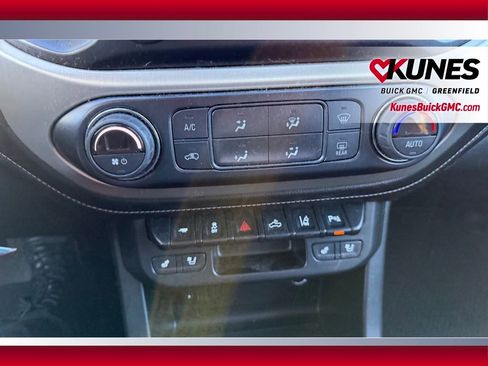 Used 2021 GMC Canyon Denali image 23