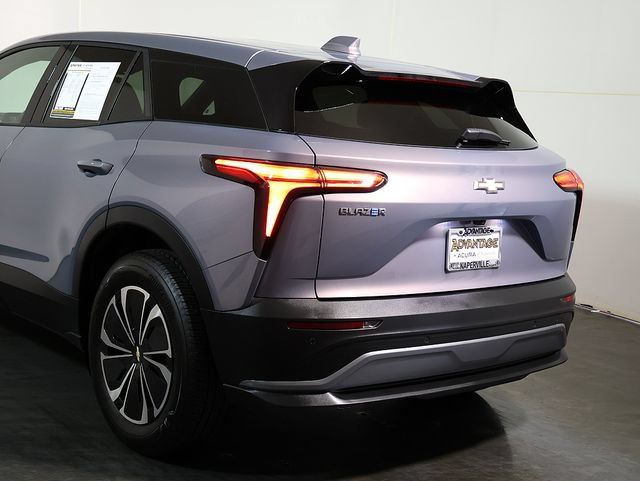 Used 2025 Chevrolet Blazer EV LT FWD image 11