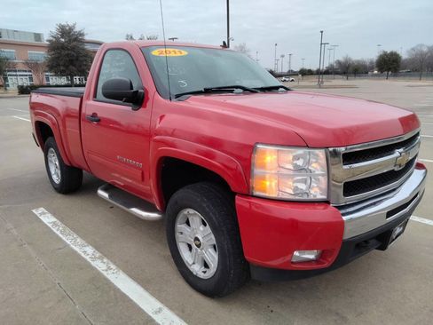 Used 2011 Chevrolet Silverado 1500 LT w/ Interior Plus Package image 3