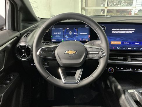 New 2026 Chevrolet Equinox EV LT image 24