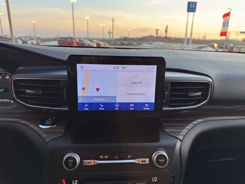 Used 2020 Ford Explorer Limited image 21