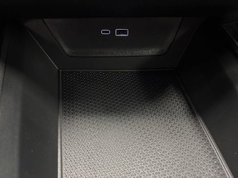 New 2026 Chevrolet Equinox LT w/ Midnight Edition FWD image 32