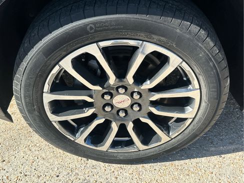 Used 2020 GMC Acadia Denali w/ Denali Ultimate Package image 12