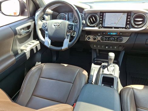 Used 2020 Toyota Tacoma Limited AWD/4WD image 15