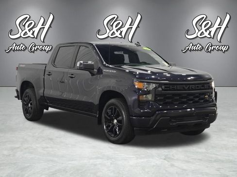Used 2023 Chevrolet Silverado 1500 Custom AWD/4WD image 2