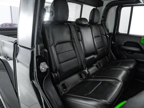 Used 2021 Jeep Gladiator Overland w/ Uconnect 4C Nav & Sound Group image 32
