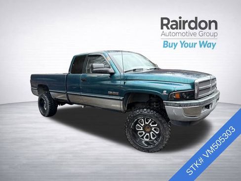 Used 1997 Dodge Ram 2500 Truck 4x4 Club Cab image 2