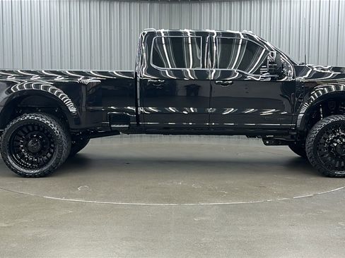 Used 2025 Ford F450 Platinum w/ FX4 Off-Road Package image 6