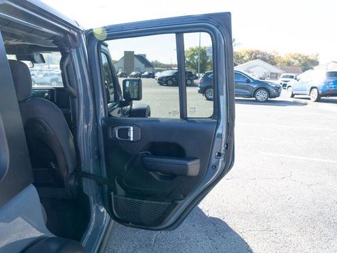 Certified 2025 Jeep Wrangler Unlimited Rubicon image 12