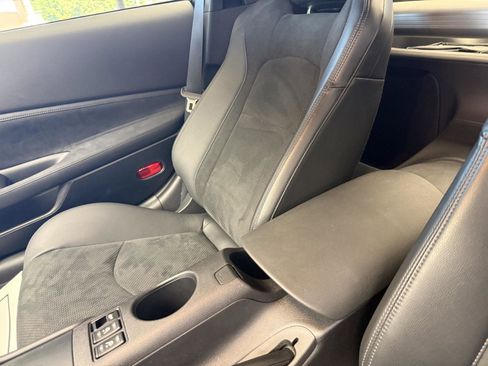 Used 2023 Nissan Z w/ Floor Mat Package (L93) RWD image 14