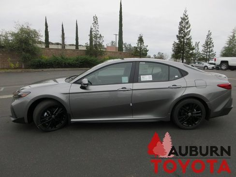 New 2026 Toyota Camry SE image 4