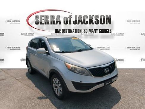 Used 2016 Kia Sportage LX FWD image 2