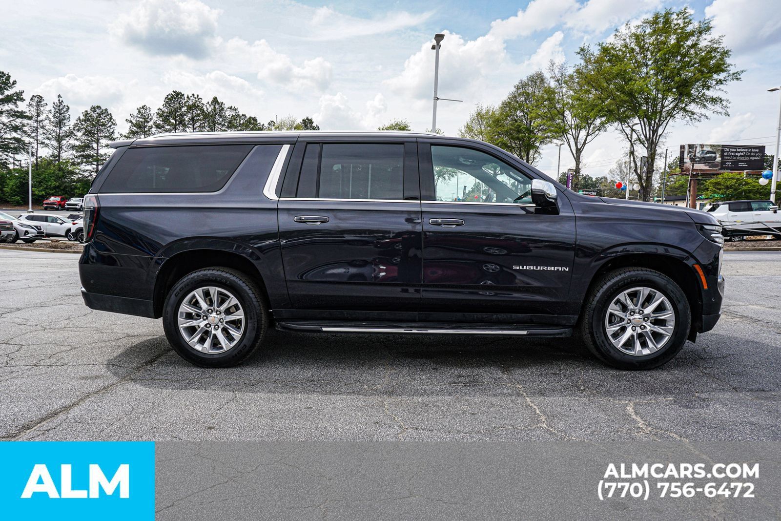 Used 2025 Chevrolet Suburban Premier AWD/4WD image 10