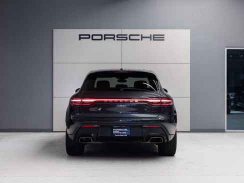 Certified 2023 Porsche Macan AWD/4WD image 6