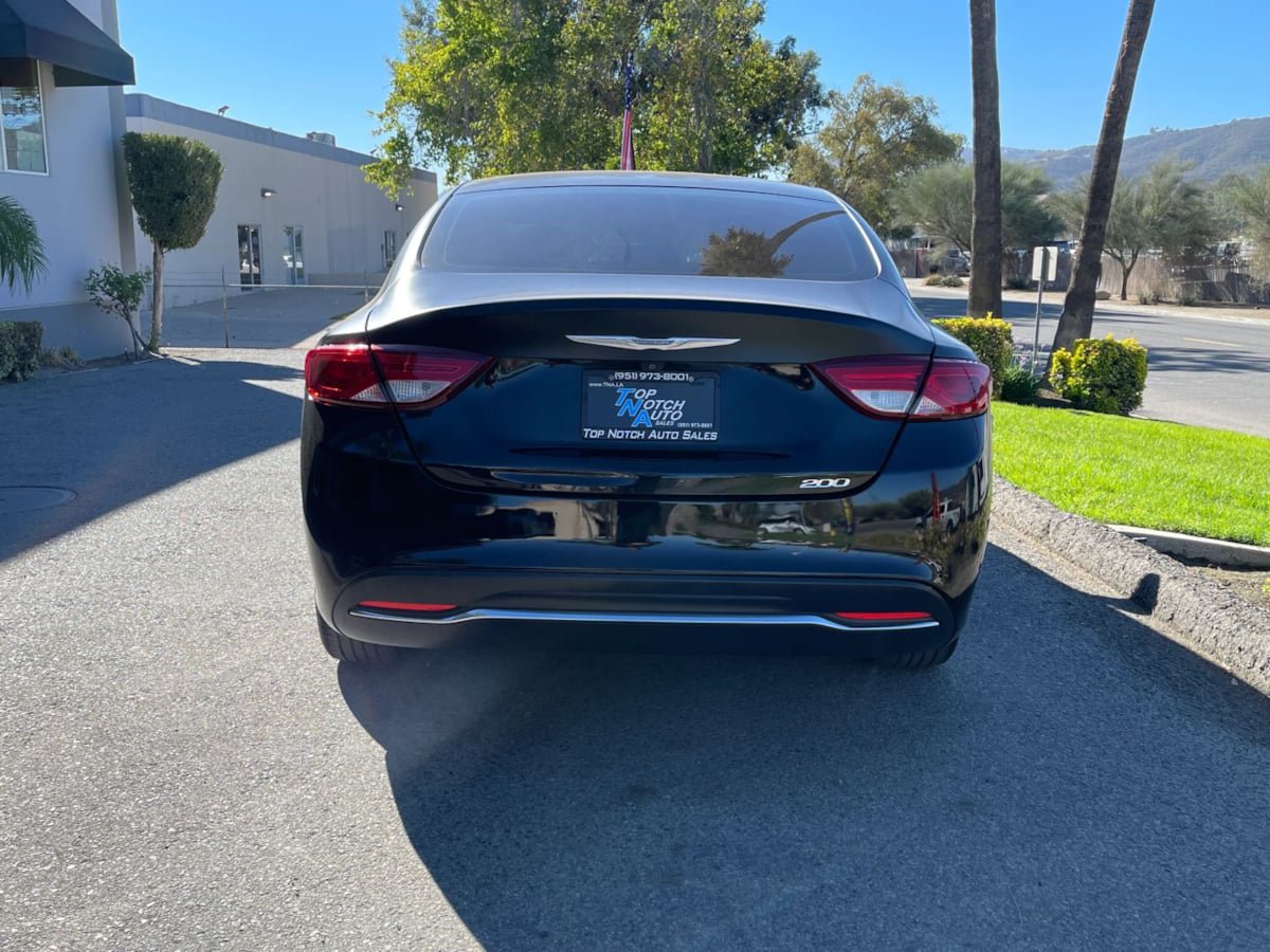 Used 2015 Chrysler 200 Limited FWD image 6