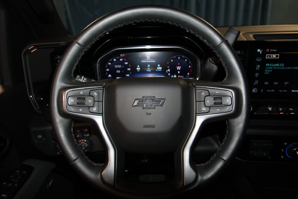 Used 2025 Chevrolet Silverado 2500 ZR2 w/ Technology Package AWD/4WD image 13