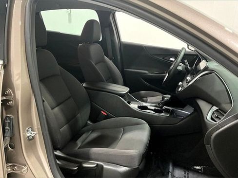Used 2023 Chevrolet Malibu LT image 30