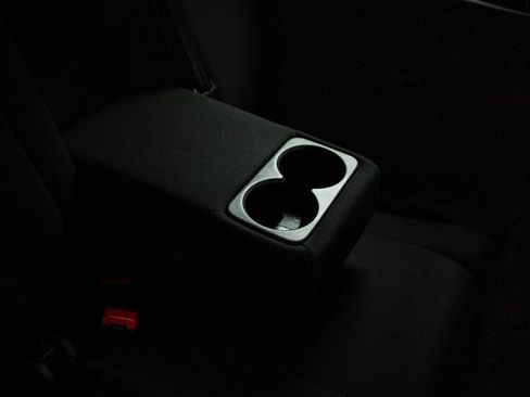 Used 2023 Nissan Rogue S image 12