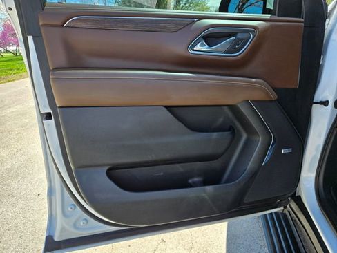 Used 2023 Chevrolet Tahoe High Country image 15