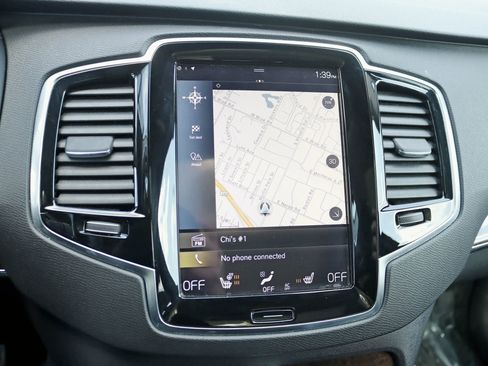 Used 2017 Volvo XC90 T6 Momentum w/ Vision Package image 23