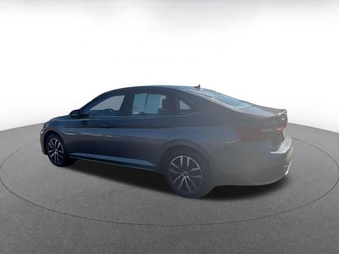 Used 2025 Volkswagen Jetta SE image 10