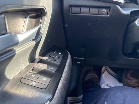 New 2025 Nissan Kicks SV FWD image 23