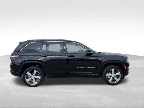Used 2022 Jeep Grand Cherokee Limited w/ Luxury Tech Group II AWD/4WD image 7