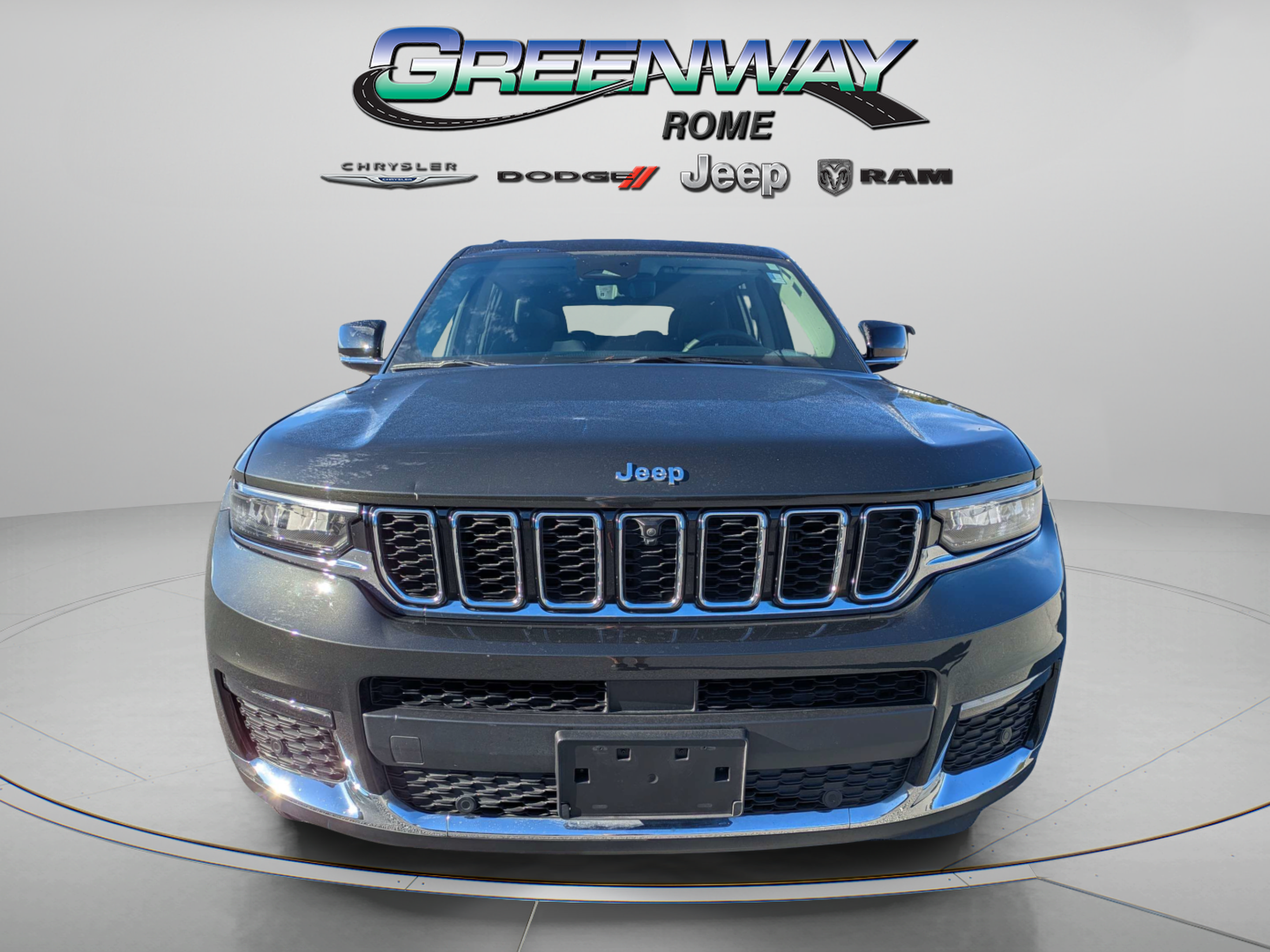 Used 2024 Jeep Grand Cherokee L Limited w/ Luxury Tech Group II AWD/4WD image 3