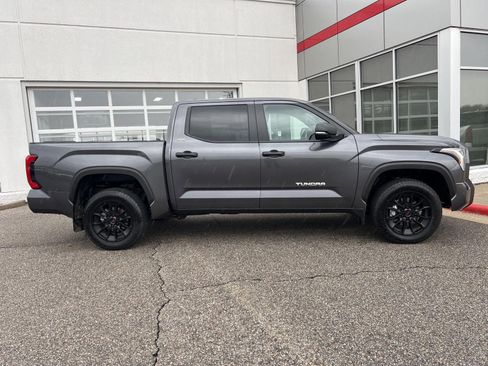 Used 2026 Toyota Tundra SR5 w/ SR5 Convenience Package AWD/4WD image 15