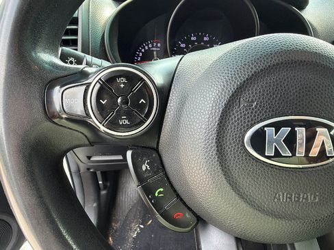 Used 2016 Kia Soul FWD image 21
