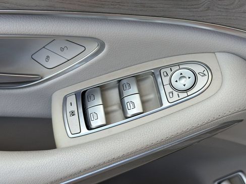 Used 2015 Mercedes-Benz S 550 Sedan image 28