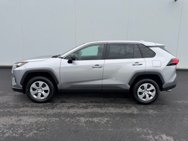 Used 2025 Toyota RAV4 LE FWD image 10
