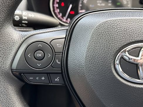 Used 2025 Toyota RAV4 XLE w/ Convenience Package FWD image 15