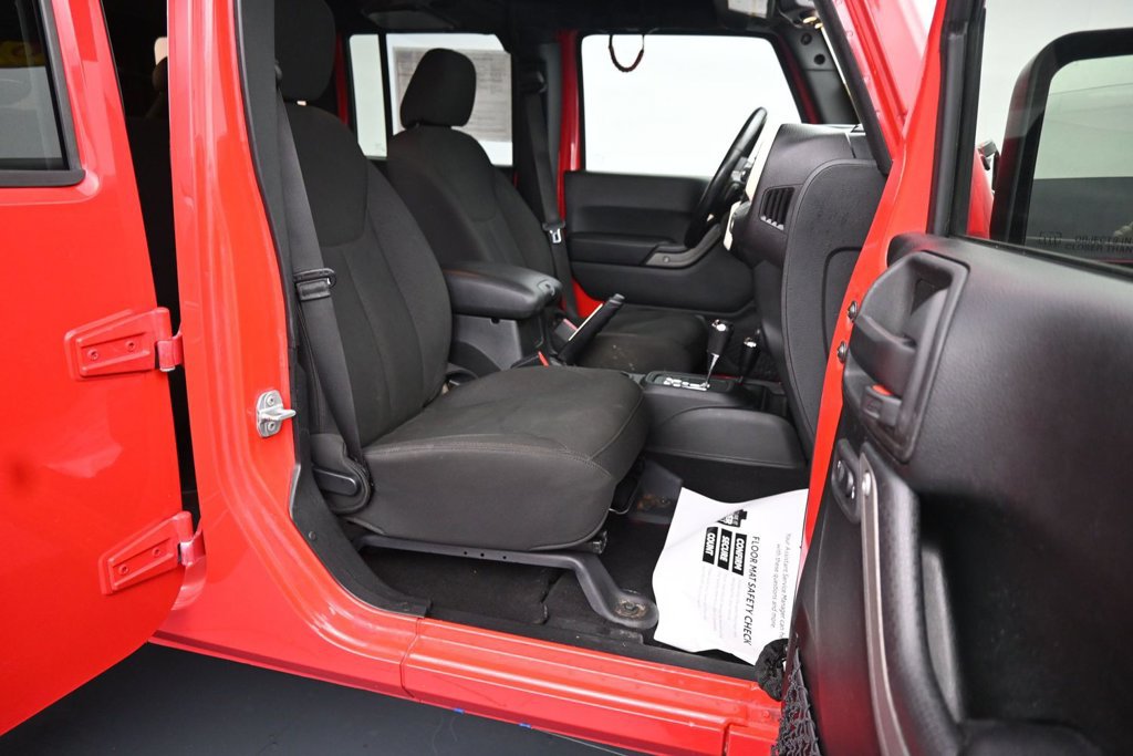 Used 2018 Jeep Wrangler Unlimited Sport S AWD/4WD image 13