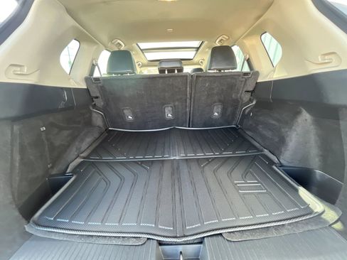 Used 2023 Nissan Rogue SV w/ SV Premium B Package image 13