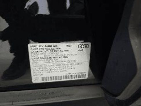 Used 2022 Audi e-tron Premium w/ Convenience Plus Package AWD/4WD image 12