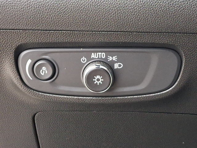 Used 2024 Buick Encore GX Avenir w/ Avenir Convenience Package AWD/4WD image 9